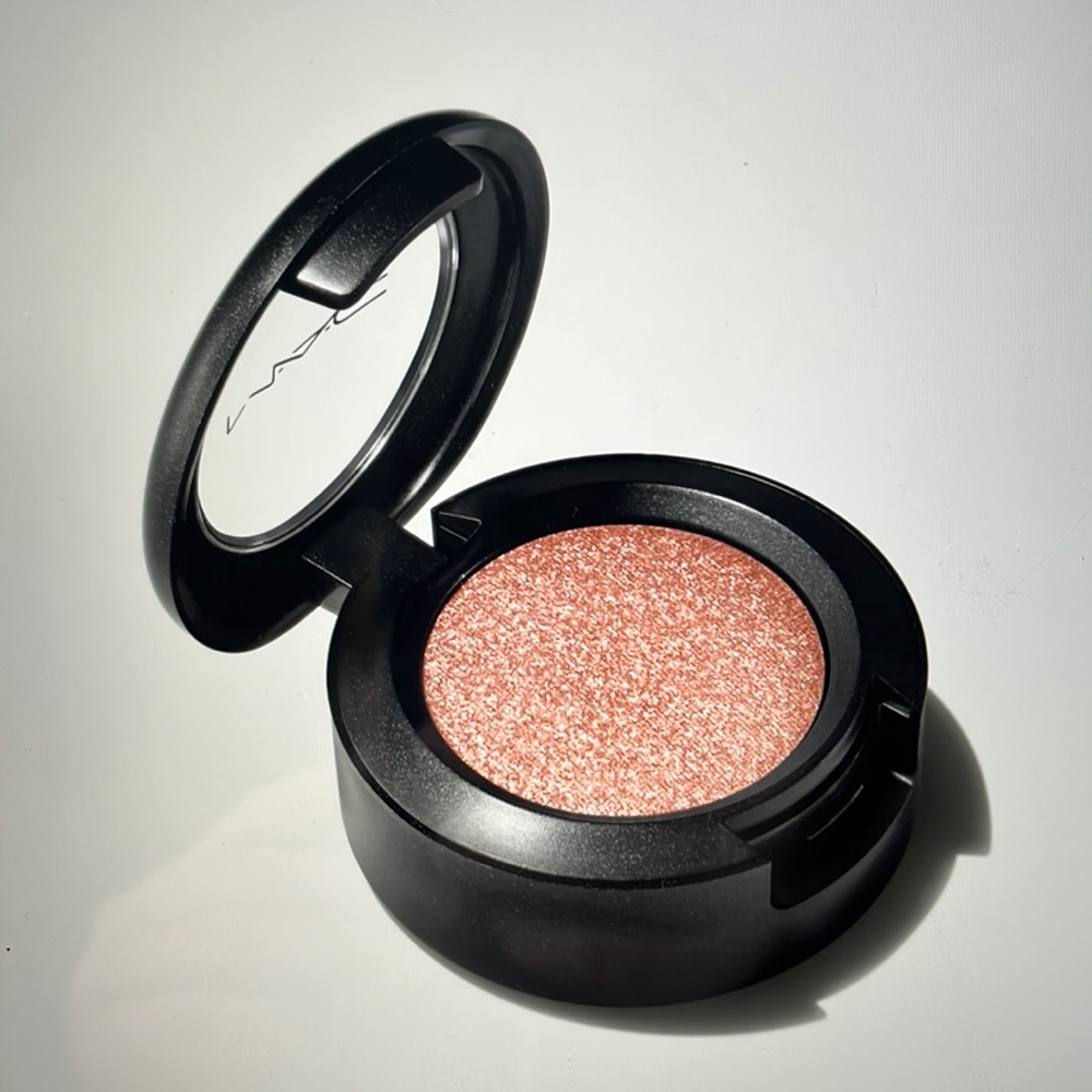 MAC EYE SHADOW HONEY LUST